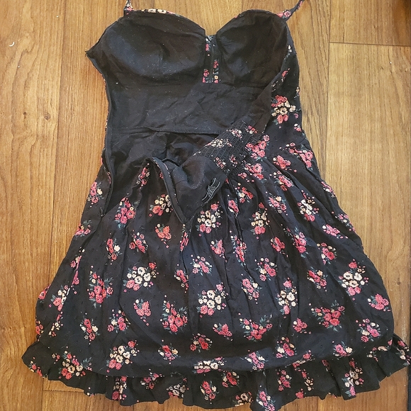 Floral & black backless halter bustier flare dress - Picture 11 of 14